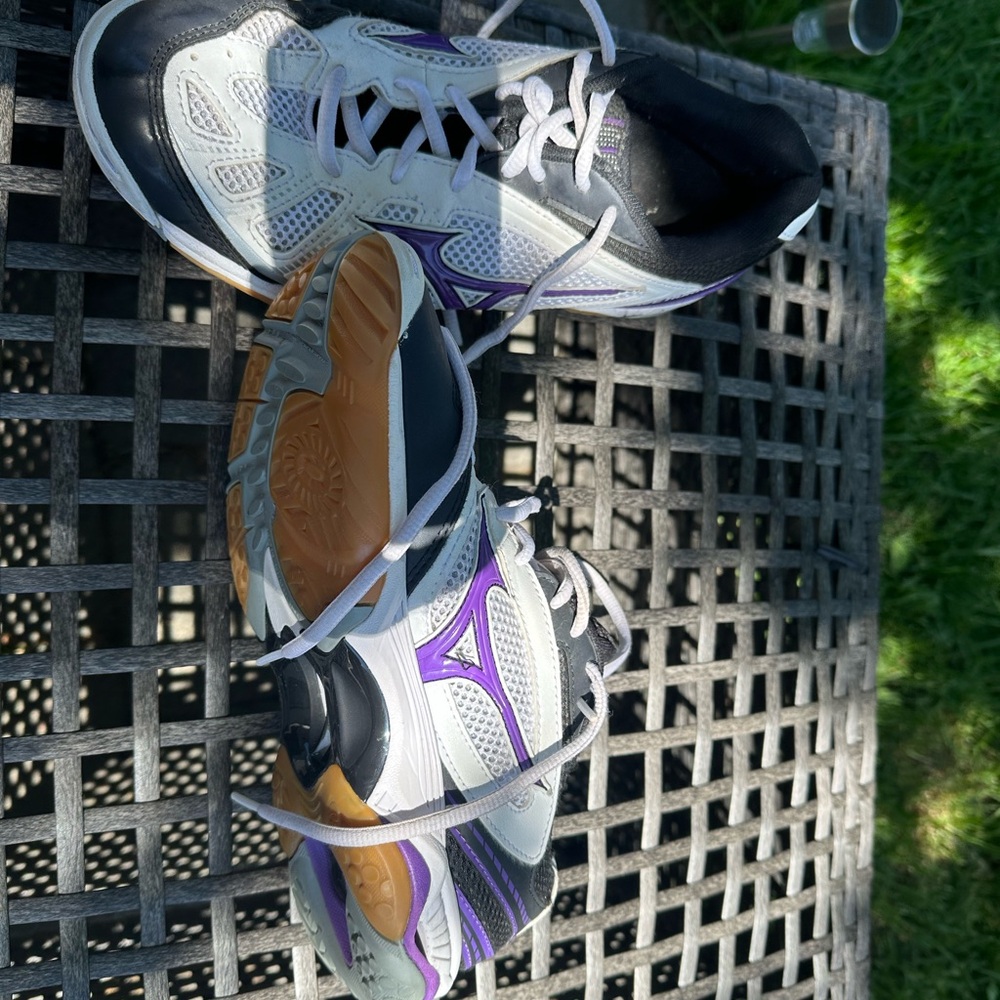 Mizuno Court Shoes